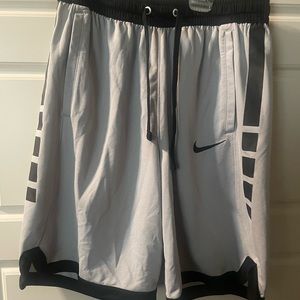 Mens Nike Elite shorts size M